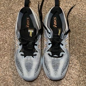 Barely worn size 11.5 men’s